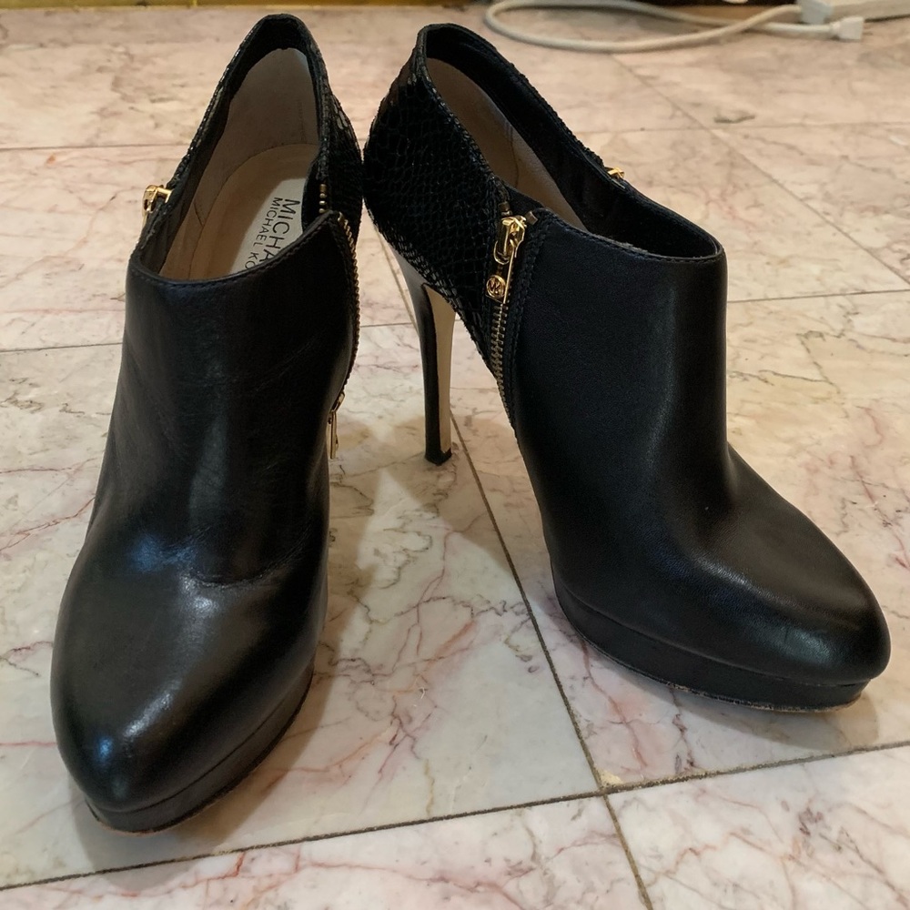 Michael Kors Black Leather and Python Ankle Boots Size 9.5